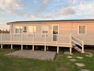Staycay Luxury Caravan - Seasalter - 0