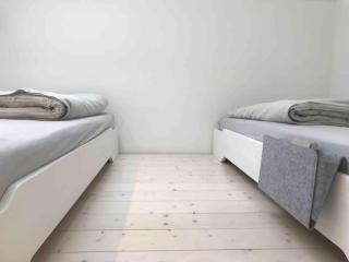 Ferienhaus Eifel-Vulkaneifel eifelhausaufzeit Sauna Yoga-Raum Kaminofen Vulkan-Blick - 3