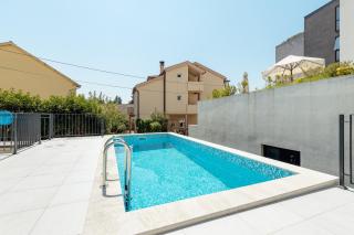 Pool résidence apartment Tivat - Tivat - 1