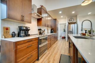 Modern Donnelly Cabin with Private Hot Tub - Donnelly - 3