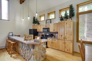 Spacious Beaver Getaway Near Eagle Point Resort! - 1