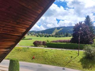 Géraniums Et Neige Fraîche, Maison d'Hôtes avec Suites Haut de Gamme, Balnéo massante et Sauna privés - Métabief - 5
