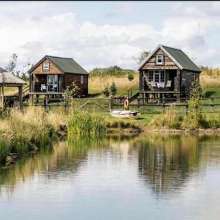 Lake View Lodges - Long Melford - 9