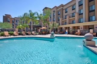 Hampton Inn & Suites Phoenix Glendale-Westgate - Glendale - 1
