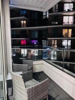 Luxury Royal Wharf 2 Bed - 7