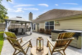 Lake Forest Retreat - Montgomery - 1