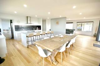 Allawah - 5 bedroom luxury home with a pool - Mirador - 9