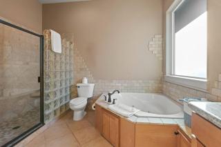 Upscale Huge Home 2 Decks w Views 2 Living Rooms - Spokane - 8