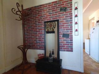 Spacieux - LITERIE HAUT DE GAMME - Billard - Fléchette -TV 65" - Netflix - Amazon Prime- LIT KING SIZE - 4 chambres - Jeux enfants - Terrasse - Barbecue - Géré par Presta-Zen'Services - Verdun - 6