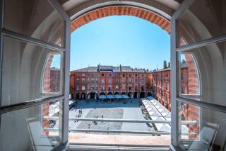 une pause sur la place Royale - Montauban - 4