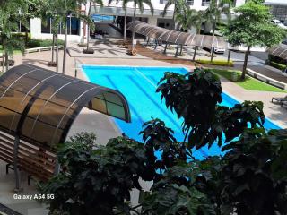 Pool View 1BR with WiFi in Grace Residence Taguig City - Manila - 6