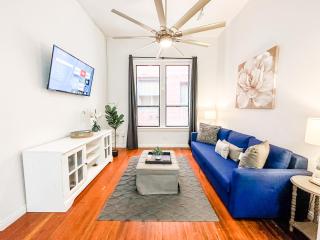 Gaslamp 2bdrm - W Parking & 5 Beds #303 - San Diego - 0