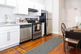 Gaslamp 2bdrm - W Parking & 5 Beds #303 - San Diego - 1