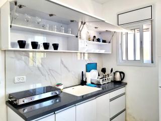 "Robert Sold Zugit" from Shneider apartments - Qiryat Shemuʼel - 8