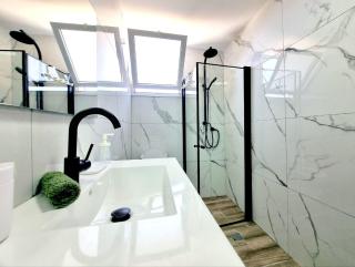 "Robert Sold Zugit" from Shneider apartments - Qiryat Shemuʼel - 1