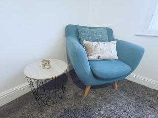 Luxe & Stylish Centralised Watford Apt - Fast Wi-Fi & Free Parking Near Harry Potter Studios Tour - Watford - 8