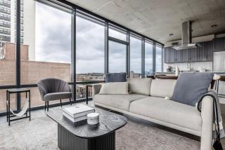 Lakeview 2br w gym grills nr lakefront trail CHI-985 - 0