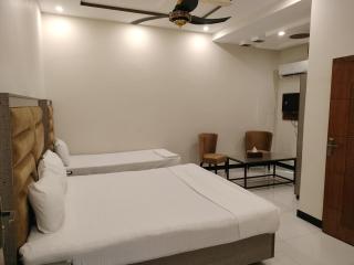 Dove Inn Hotel - Lahore - 1