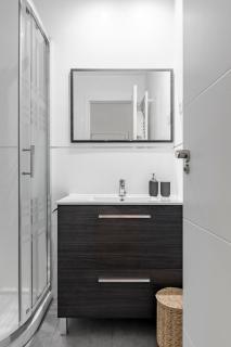Cozy 2 bedroom apartment with patio - Madrid - 3