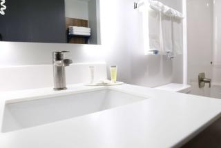 Microtel Inn & Suites by Wyndham Charlotte/Northlake - Charlotte - 1