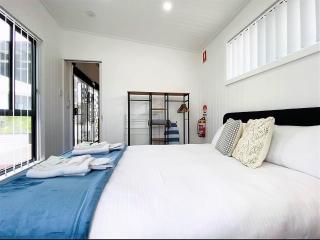 Celestine - 1 Bed Cabin with Outdoor Bath - Kundalini Lodge - 7