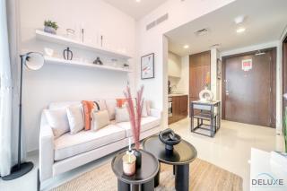 High-Rise 1BR with Dubai Water Canal and City Views,Vera Tower, Business Bay by Deluxe Holiday Homes - Dubai - 2
