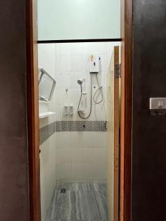 Rotinis Hostel - Pom Prap - 4