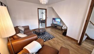 3-Bedroom Family Holiday Home - 8