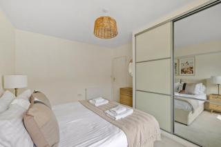 Modern Homely 3 bed in Central Plymouth w parking - 3