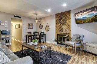 Cozy Resort-Style Gatlinburg Condo Indoor Pool! - Gatlinburg - 5