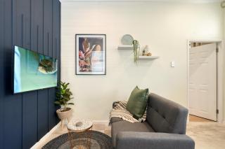 Hampton Collection - Contemporary 3 Sleeper Apartment with Pool - Durban - 7