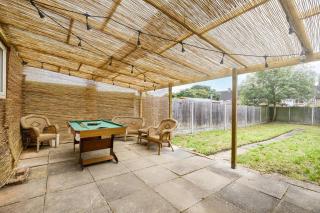 LOW rate for a 4-Bedroom House in Coventry with Free Unlimited Wi-fi 2 Car Parking 53 QMC - 3