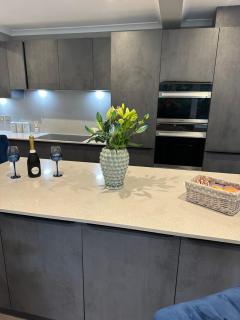 Cameron Coach House Modern Property in Murrayfield Edinburgh - 4