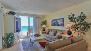 Destin on the Gulf 606 - 2 bedroom Updated Gulf Front Property - Destin - 3