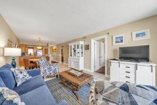 Destin on the Gulf 403 - This is a beautiful beach front condo with a great view of the gulf - Destin - 1