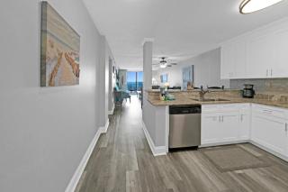 Destin on the Gulf 404 - Amazing Views just Steps away from the Beach - Destin - 0