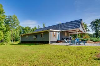 Cozy Clarkesville Getaway with Fire Pit! - Clarkesville - 0