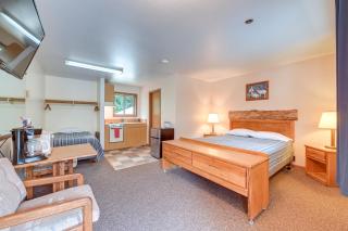 Angler's Dream! Mtn-View Unit Steps to Kenai River - 0