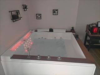Suite romantique avec jacuzzi - 6