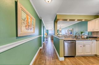 Destin on the Gulf 702 - Directly on the beach seventh floor with the best views - Destin - 0