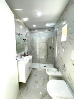 Raffy e Virgy Guesthouse - 10min from Central Station and The Center - 1