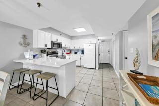 BeachCrest 101 - Directly on the beach in the heart of Seagrove Beach along 30A - 5