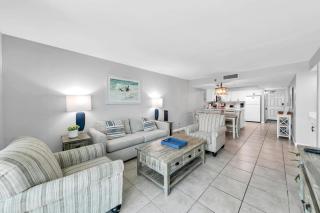 BeachCrest 101 - Directly on the beach in the heart of Seagrove Beach along 30A - Santa Rosa Beach - 2