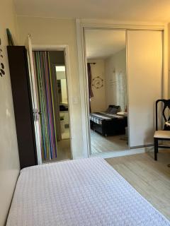 Quarto Aconchegante Em Uma Linda Casa - 6