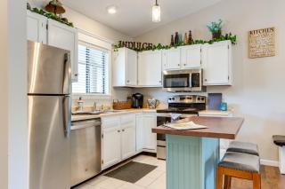 Walk to Pool and Lake Cozy Osage Beach Condo - Osage Beach - 8