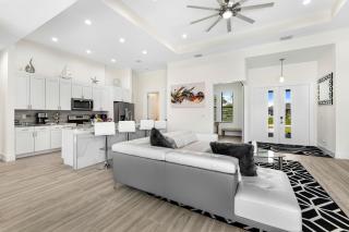 Perfect Oasis Retreat ! 2023 Luxury Built Home, Heated Pool and Games - Cape Coral - 1