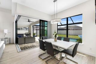 Perfect Oasis Retreat ! 2023 Luxury Built Home, Heated Pool and Games - Cape Coral - 8