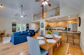 Waterfront Hartfield Vacation Rental with Dock! - - 5
