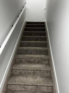 Relaxing 2-Bdrm Basement Hideout/Wi-Fi/PRKNG - 4