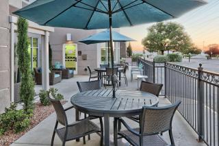 Hilton Garden Inn Albuquerque/Journal Center - Albuquerque - 6